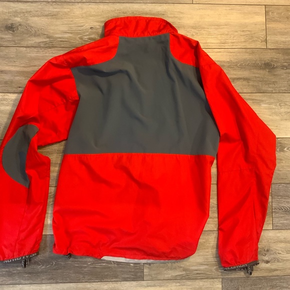 Salomon Red Windbreaker with Gray Details. Size XL - Picture 5 of 7